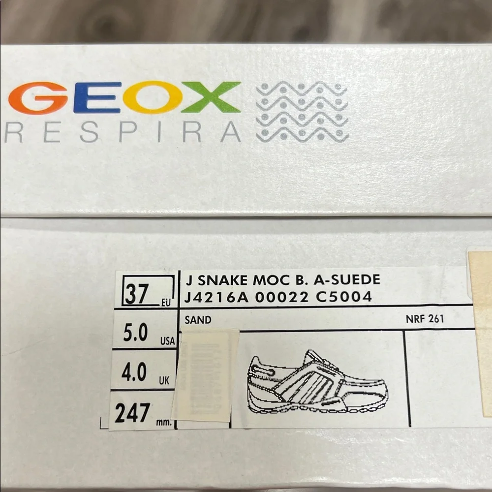 🔥🔥Geox Boys Slip-On Loafers in tan color